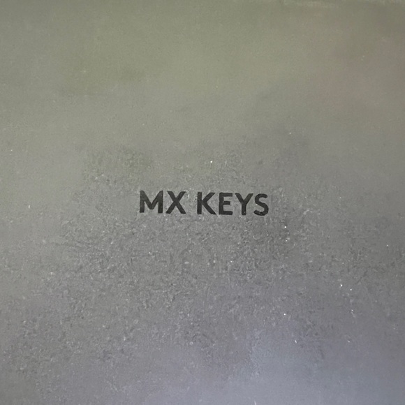 Logitech Easy Switch Button, Multi-Device Wireless Keyboard, Unifying Receiver - Picture 10 of 10